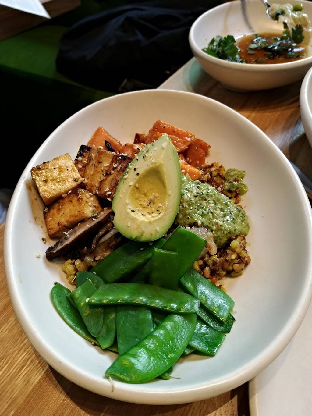 True Food Kitchen | restaurant | 1 W Erie St, Chicago, IL 60654, USA | 3122046981 OR +1 312-204-6981