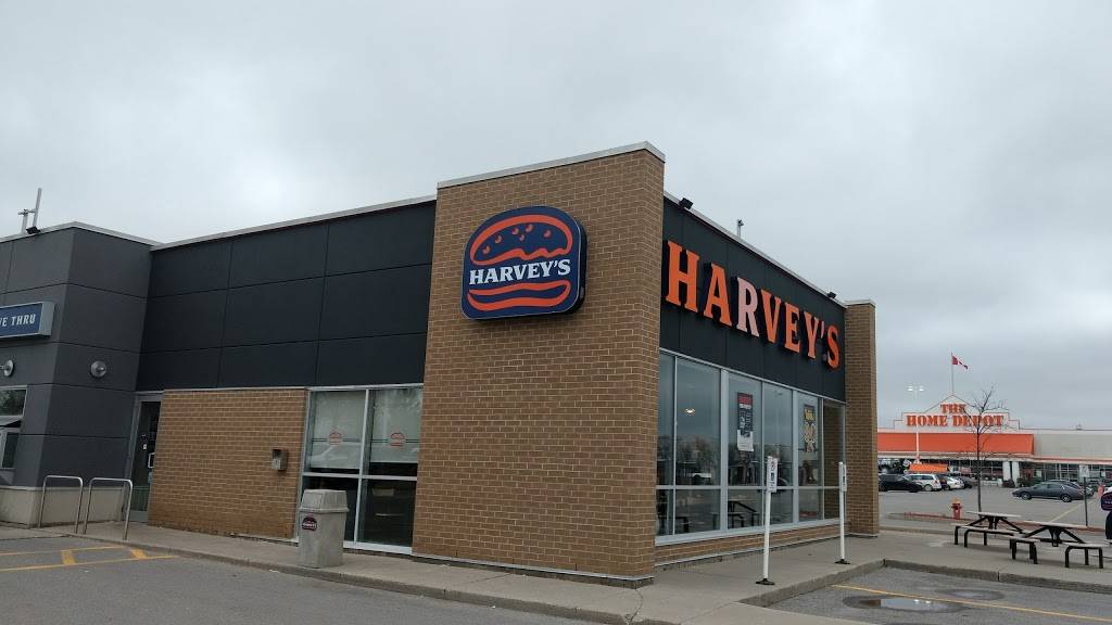 Harveys | restaurant | 17860 Yonge St, Newmarket, ON L3Y 8S1, Canada | 9058983987 OR +1 905-898-3987