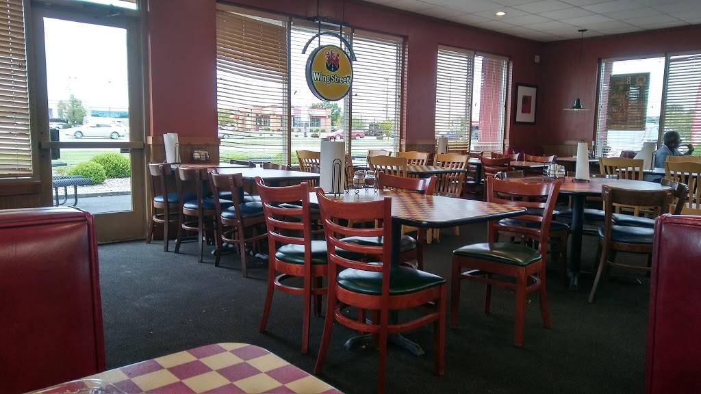 Pizza Hut | restaurant | 3601 Buechel Bypass, Louisville, KY 40218, USA | 5024796065 OR +1 502-479-6065