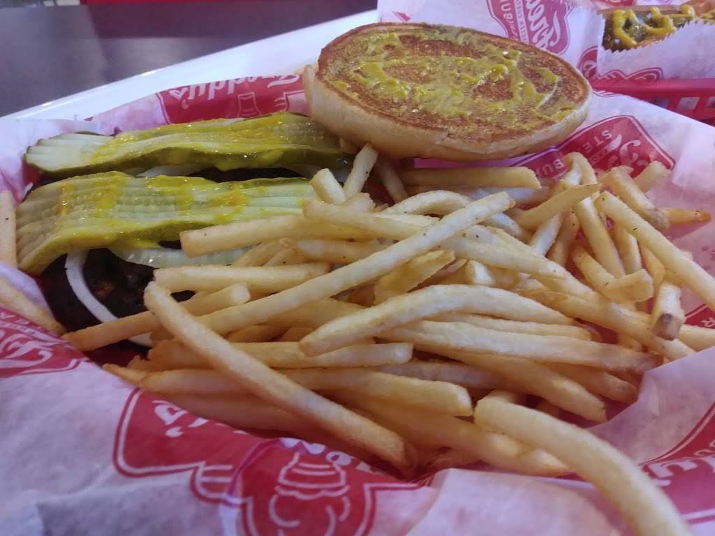 Freddys Frozen Custard & Steakburgers | restaurant | 1611 Jefferson Davis Hwy, Fredericksburg, VA 22401, USA | 5409931331 OR +1 540-993-1331