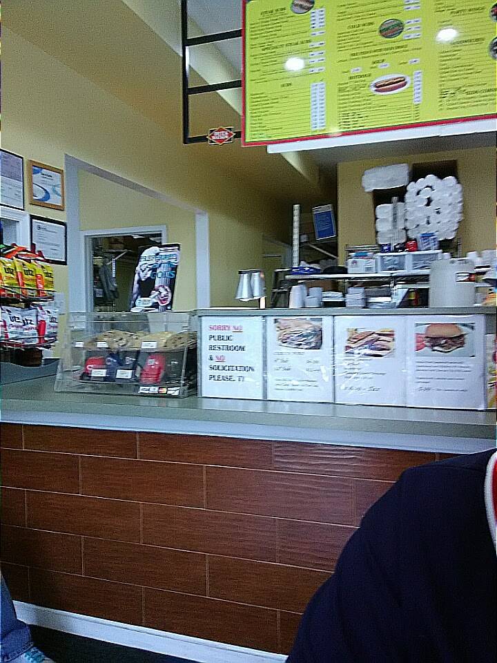 Lindas Steak Subs | restaurant | 5014 Ritchie Hwy, Brooklyn Park, MD 21225, USA | 4106360566 OR +1 410-636-0566