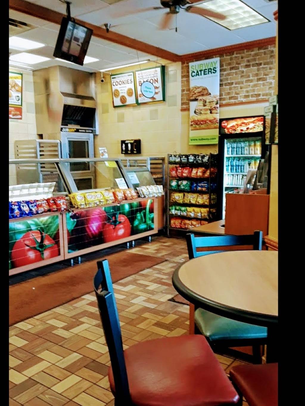 Subway Restaurants | restaurant | 2513 West 7th Street, St Paul, MN 55116, USA | 6516901333 OR +1 651-690-1333