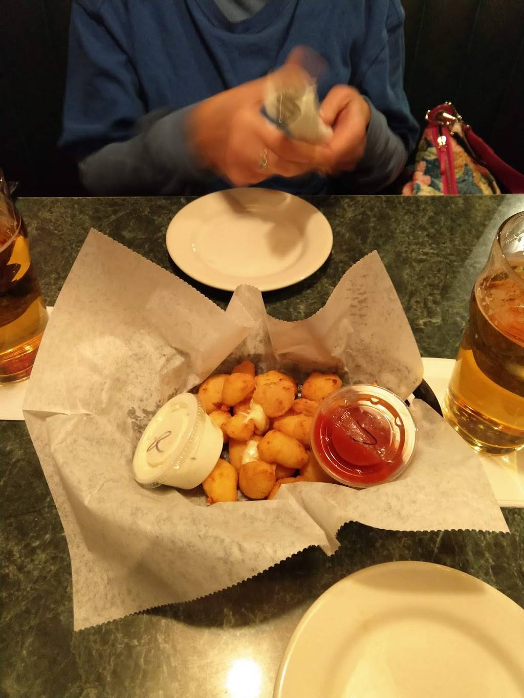 Stellas Black Dog Tavern | restaurant | 860 Fralick St, Plymouth, MI 48170, USA | 7342079656 OR +1 734-207-9656