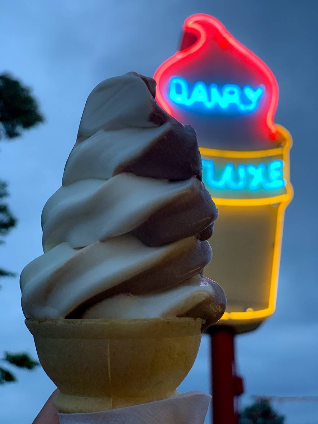 Dairy Deluxe | restaurant | 33210 Woodward Ave, Birmingham, MI 48009, USA | 2486461810 OR +1 248-646-1810