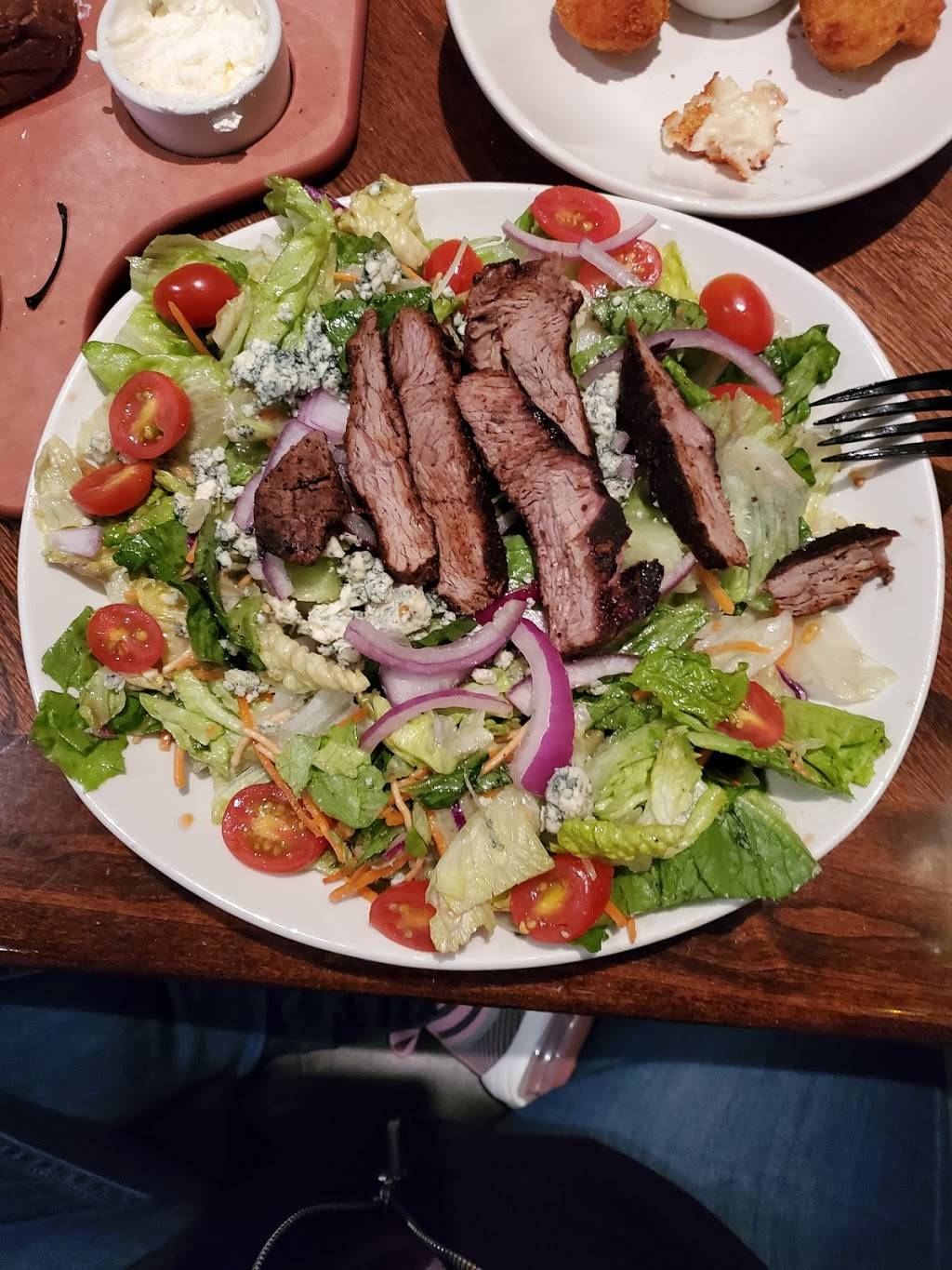 Outback Steakhouse | restaurant | 2825 Geyser Dr, Colorado Springs, CO 80906, USA | 7195278745 OR +1 719-527-8745