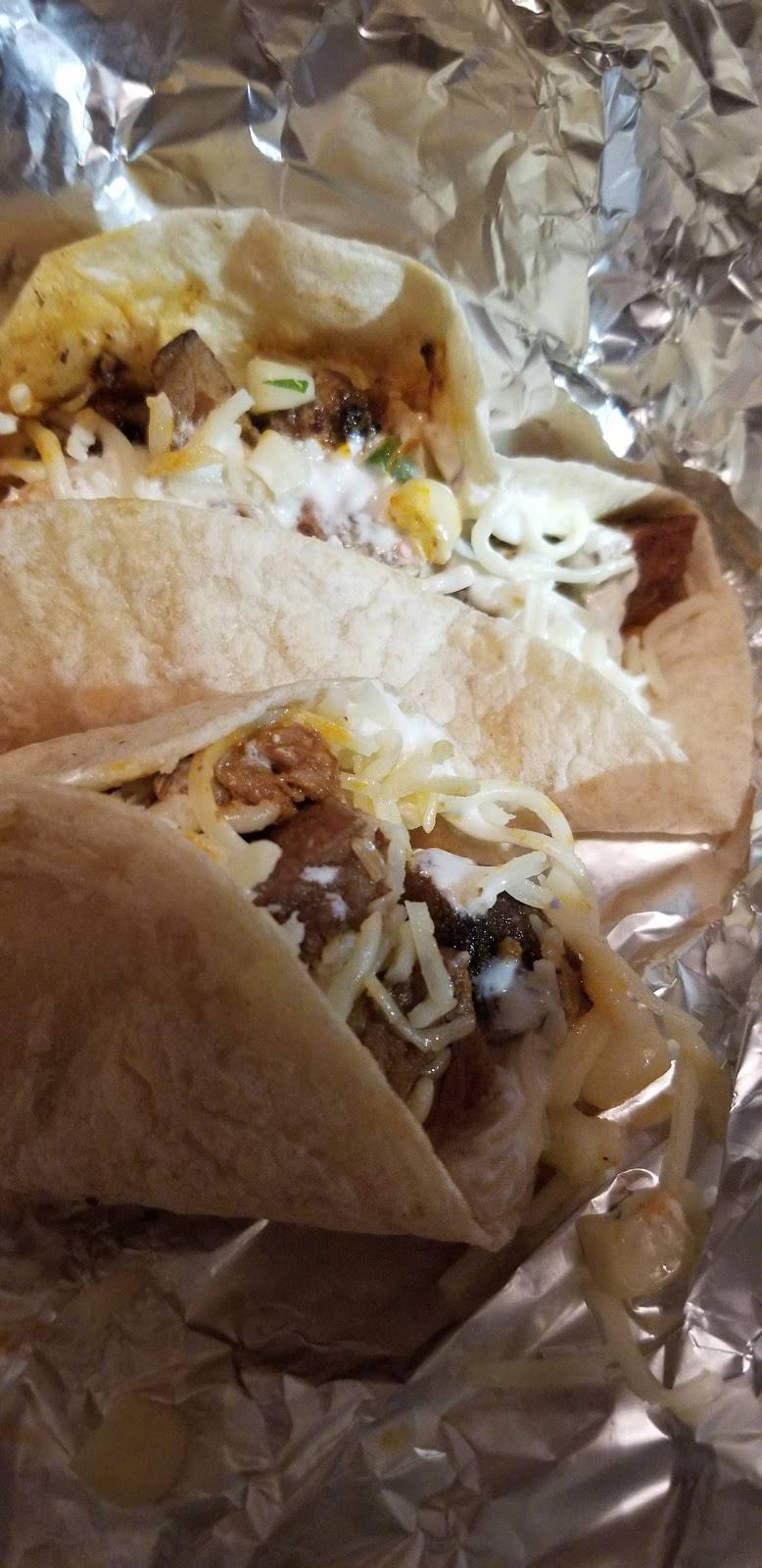Chipotle Mexican Grill | restaurant | 9900 College Blvd, Overland Park, KS 66210, USA | 9134696620 OR +1 913-469-6620