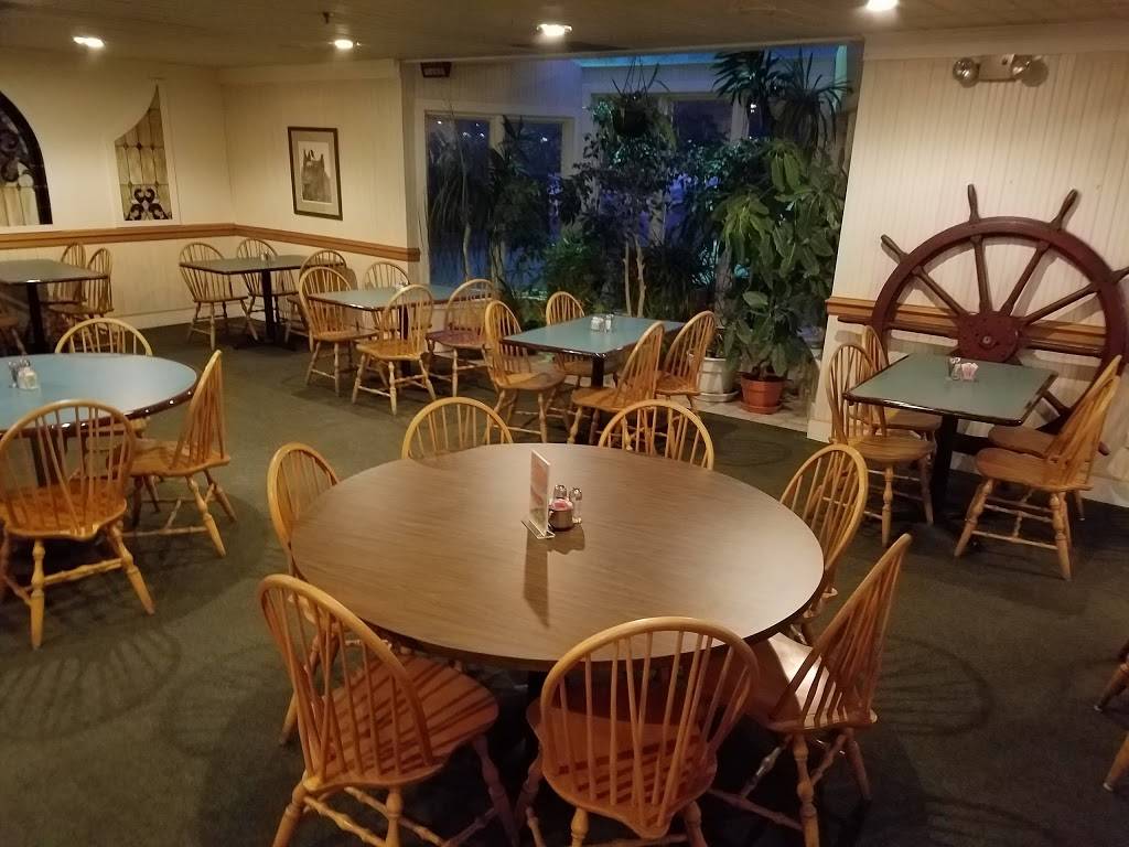 Scottys | restaurant | 5910 US-10, Ludington, MI 49431, USA | 2318434033 OR +1 231-843-4033