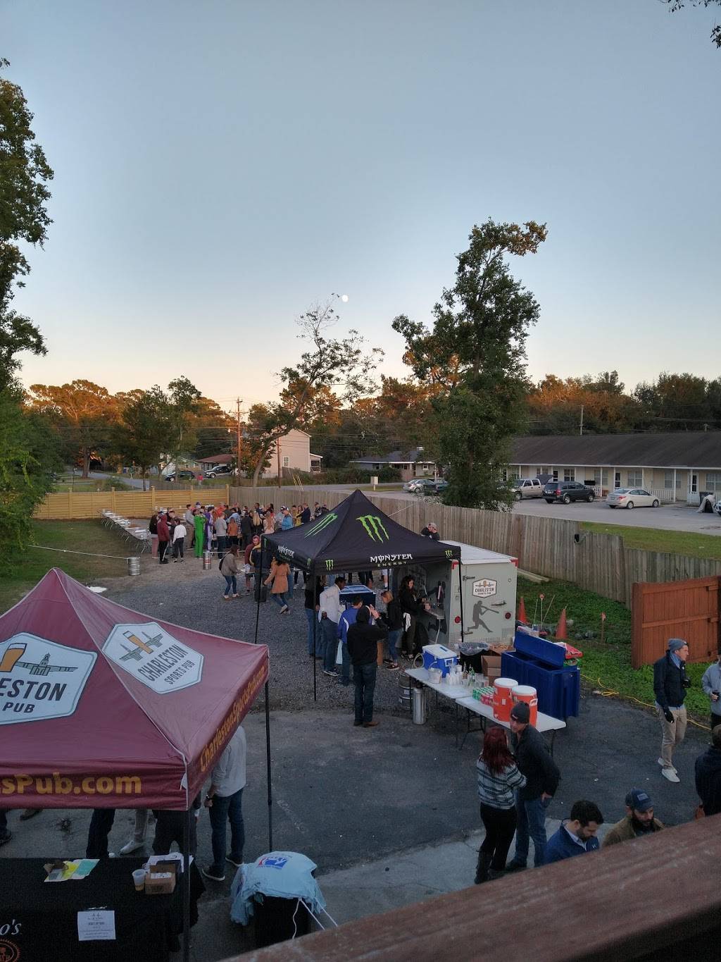 Charleston Sports Pub | restaurant | 792 Folly Rd, Charleston, SC 29412, USA | 8432033319 OR +1 843-203-3319