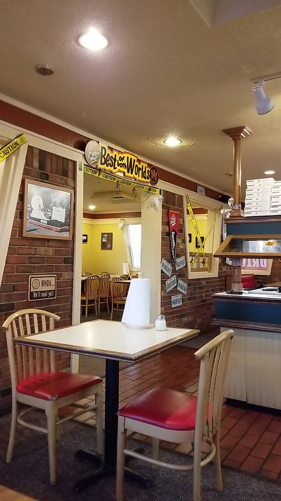 Pizza Hut | meal takeaway | 1905 E Fifth St, Washington, MO 63090, USA | 6362394088 OR +1 636-239-4088