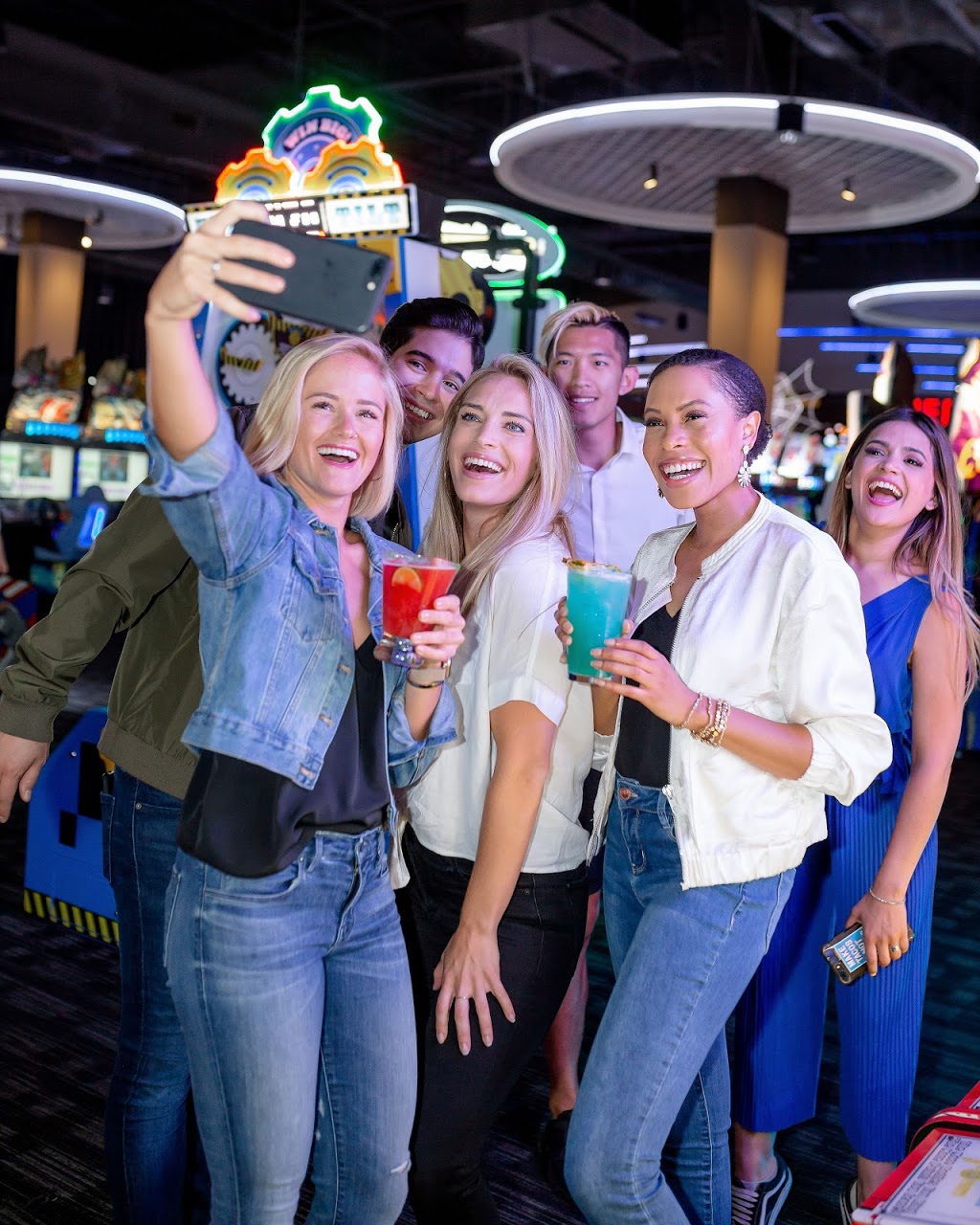 Dave & Busters | restaurant | 1174 Roseville Pkwy, Roseville, CA 95678, USA | 9167723400 OR +1 916-772-3400