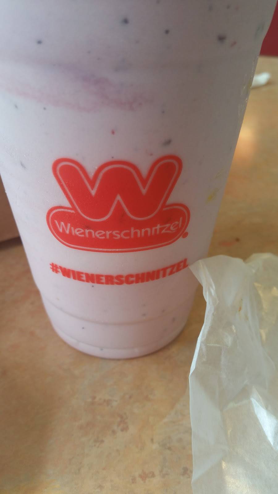 Wienerschnitzel | restaurant | 103 W Main St, Woodland, CA 95695, USA | 5306627978 OR +1 530-662-7978