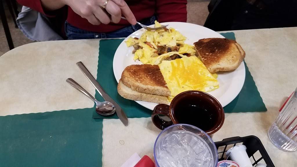 Smileys Old Time Diner | restaurant | 235 W North Lake St, Hancock, WI 54943, USA | 7152493663 OR +1 715-249-3663