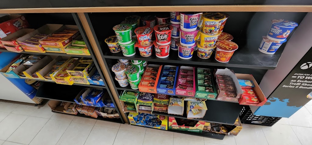 Pineapple Express LLC. | meal takeaway | 3956 Victory Blvd, Staten Island, NY 10314, USA | 9295863955 OR +1 929-586-3955