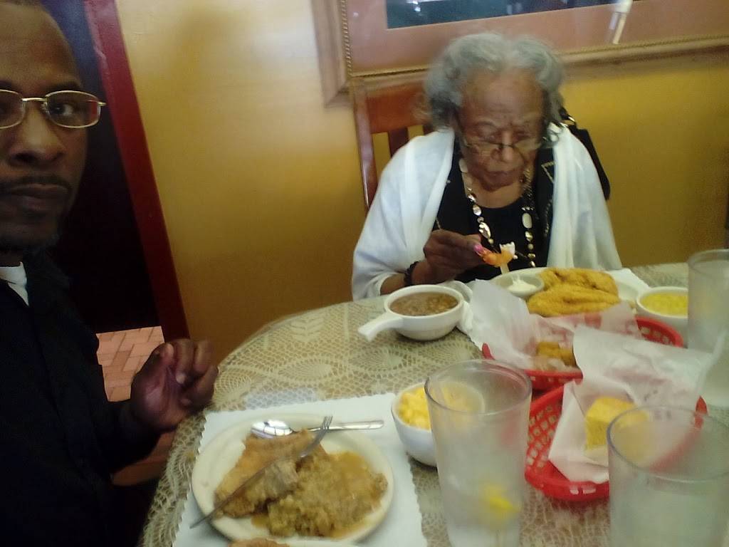 Rubys Kitchen | restaurant | 805 N Reynolds Rd, Toledo, OH 43615, USA | 4195785388 OR +1 419-578-5388