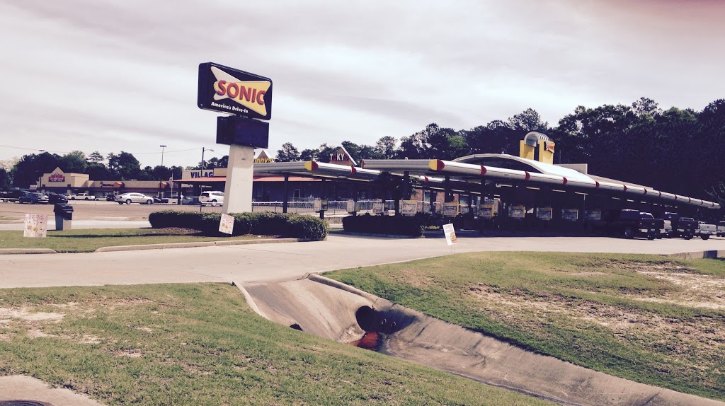 Sonic Drive-In | restaurant | 2025 MS-15 N, Laurel, MS 39440, USA | 6016494685 OR +1 601-649-4685