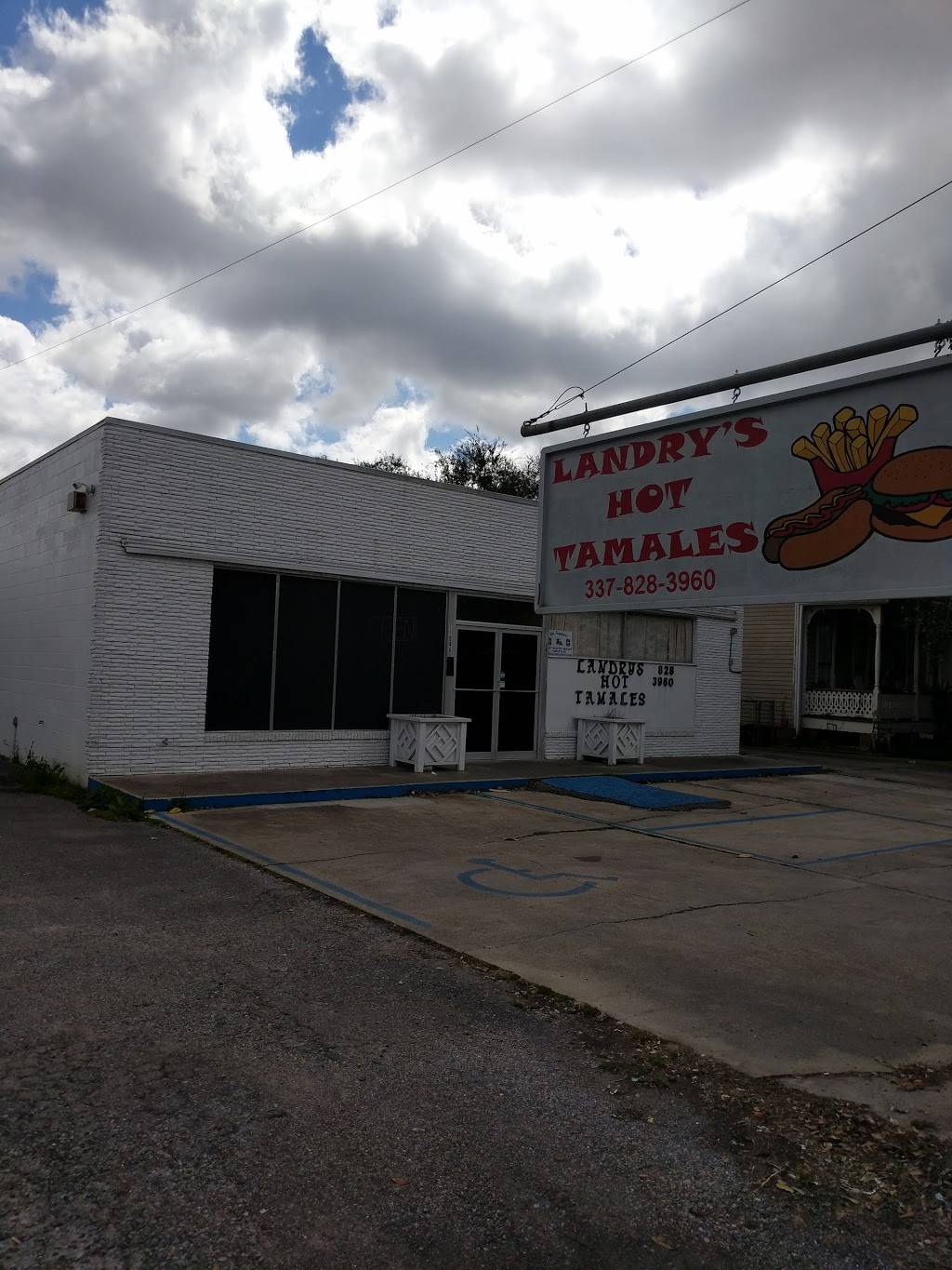 Landrys Hot Tamales | restaurant | 1104 Main St, Franklin, LA 70538, USA | 3378283960 OR +1 337-828-3960