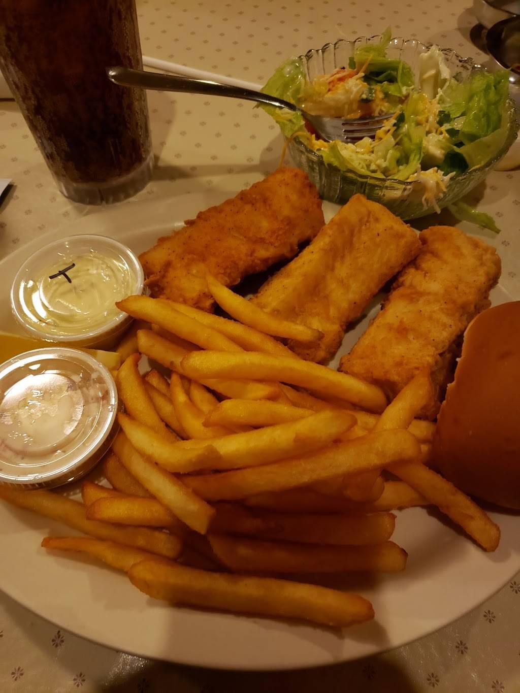 Wolf River Family Restaurant | restaurant | 422 E Beacon Ave, New London, WI 54961, USA | 9209826446 OR +1 920-982-6446