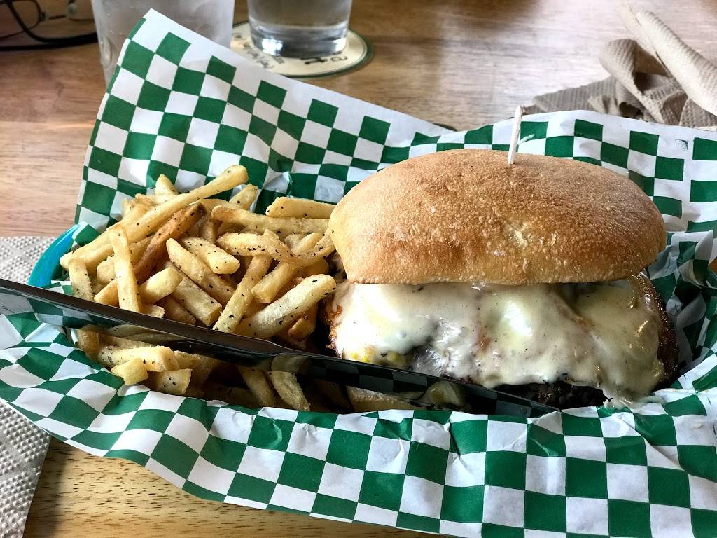 Raneys Bar & Grill | restaurant | 3923 Airport Way S, Seattle, WA 98108, USA | 2064675124 OR +1 206-467-5124