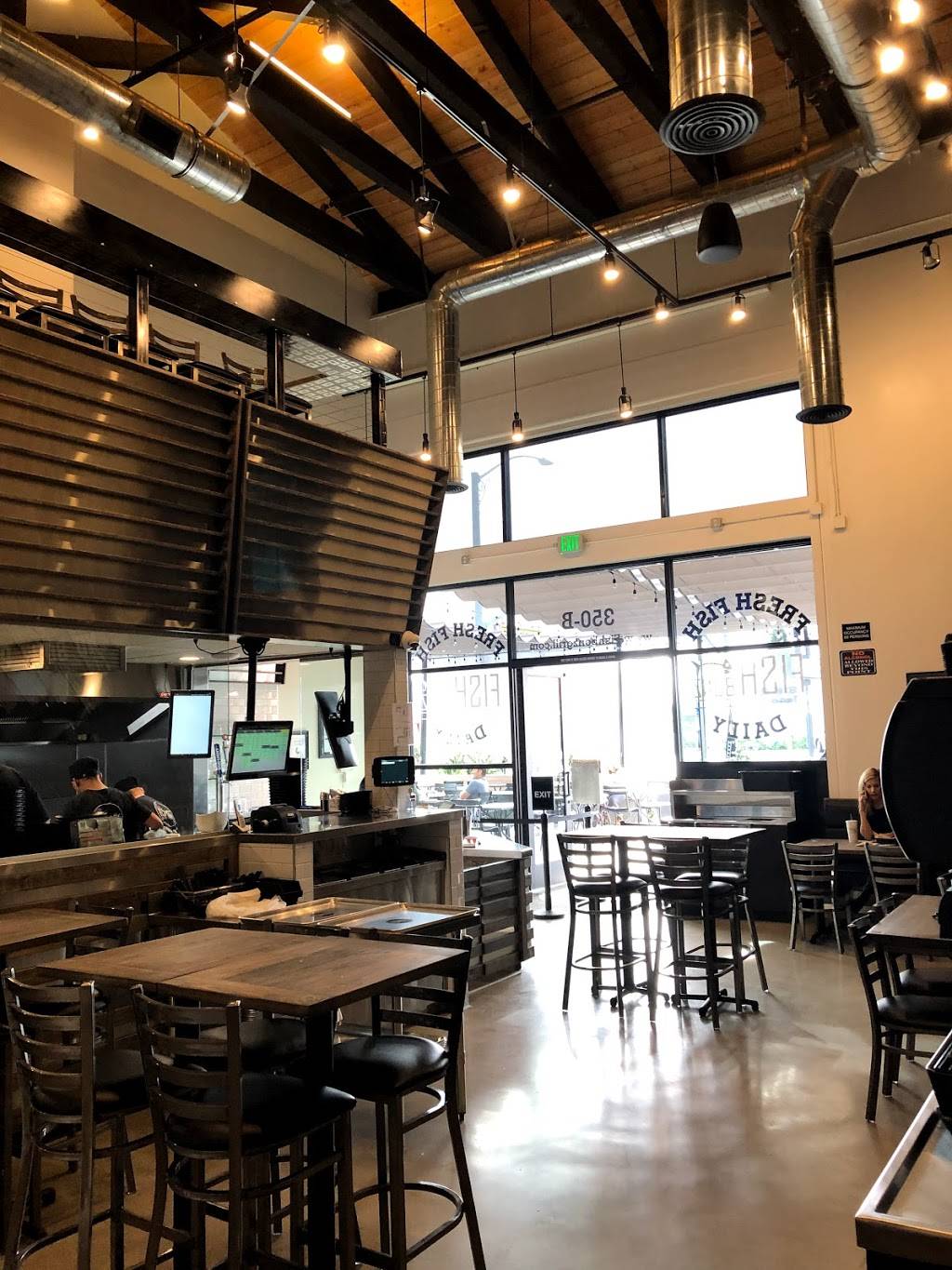 FishBonz Seafood Grill | restaurant | 350 E 17th St Ste 2, Costa Mesa, CA 92627, USA | 9492697812 OR +1 949-269-7812