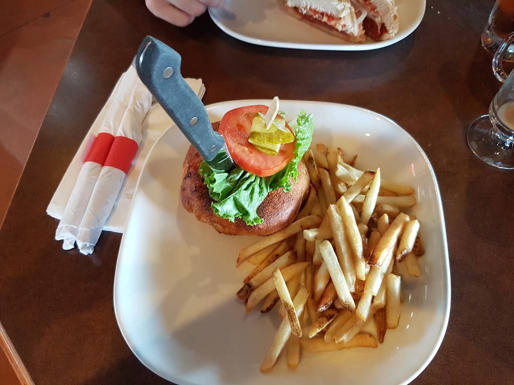 Boston Pizza | restaurant | 1108B Pembroke St E, Pembroke, ON K8A 8P7, Canada | 6137358778 OR +1 613-735-8778