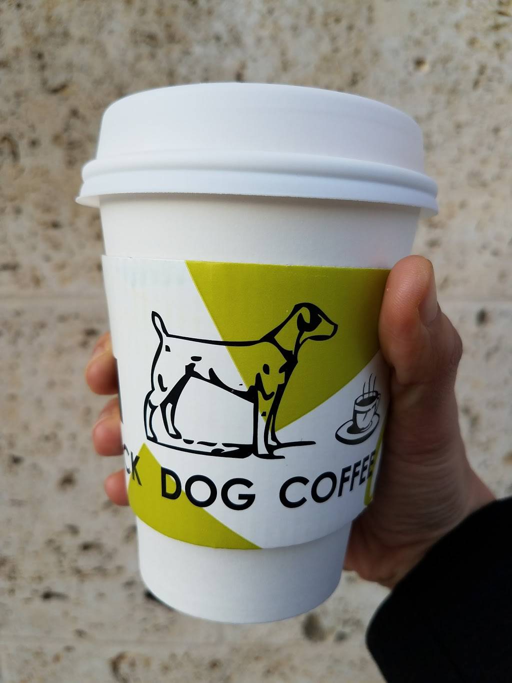 Black Dog Coffee | cafe | 5657 Wilshire Blvd, Los Angeles, CA 90036, USA | 3239331976 OR +1 323-933-1976