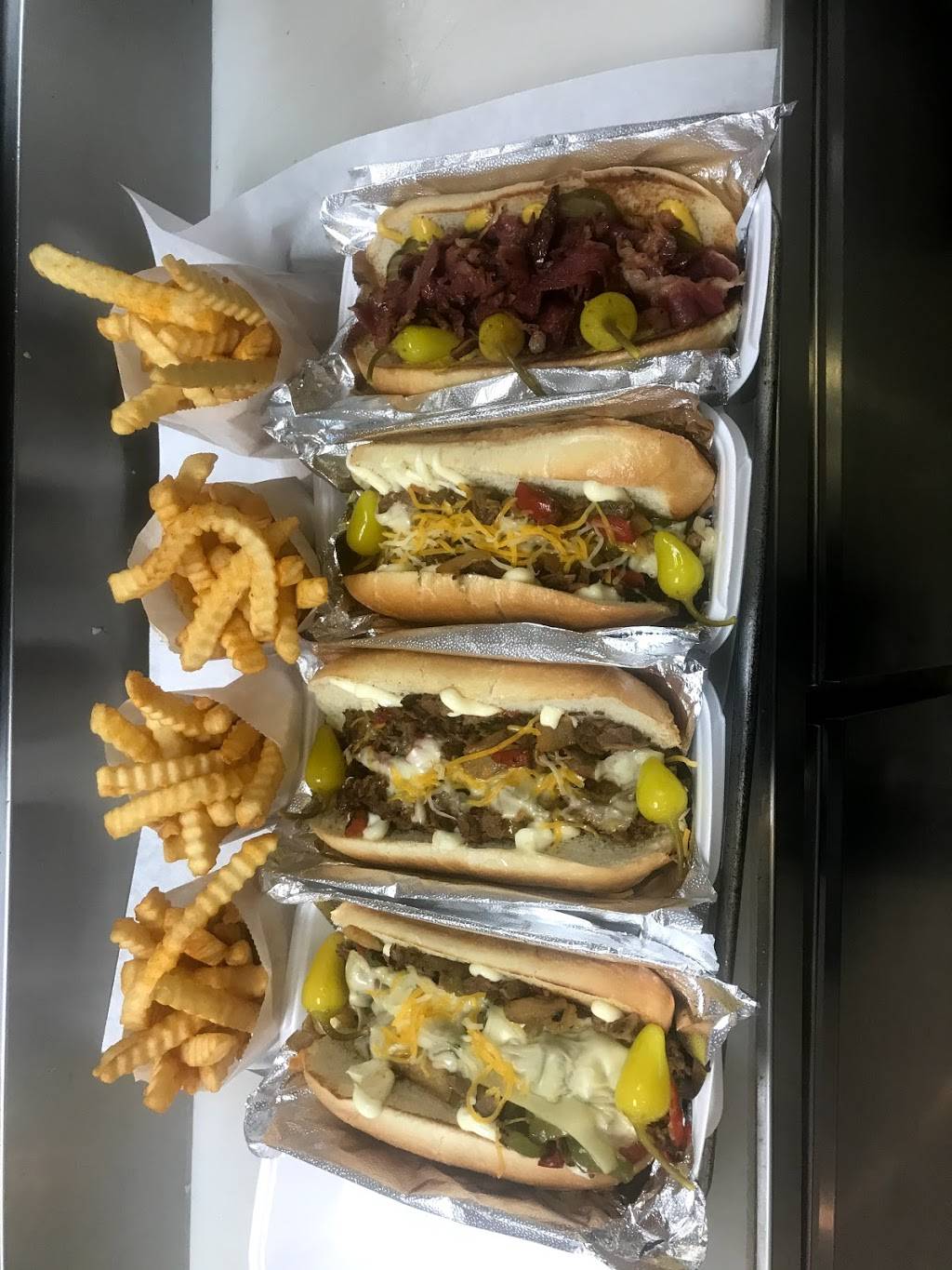 Family Burger | restaurant | 1702 N 10th Ave, Hanford, CA 93230, USA | 5594108402 OR +1 559-410-8402