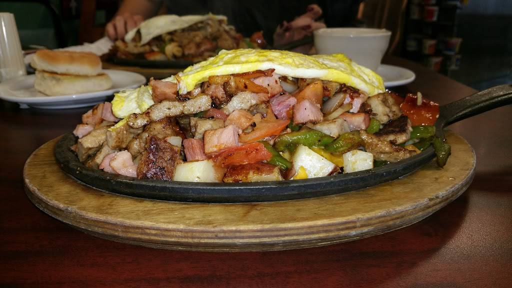 Marthas Family Restaurant | restaurant | 12019 US-92, Seffner, FL 33584, USA | 8136814333 OR +1 813-681-4333