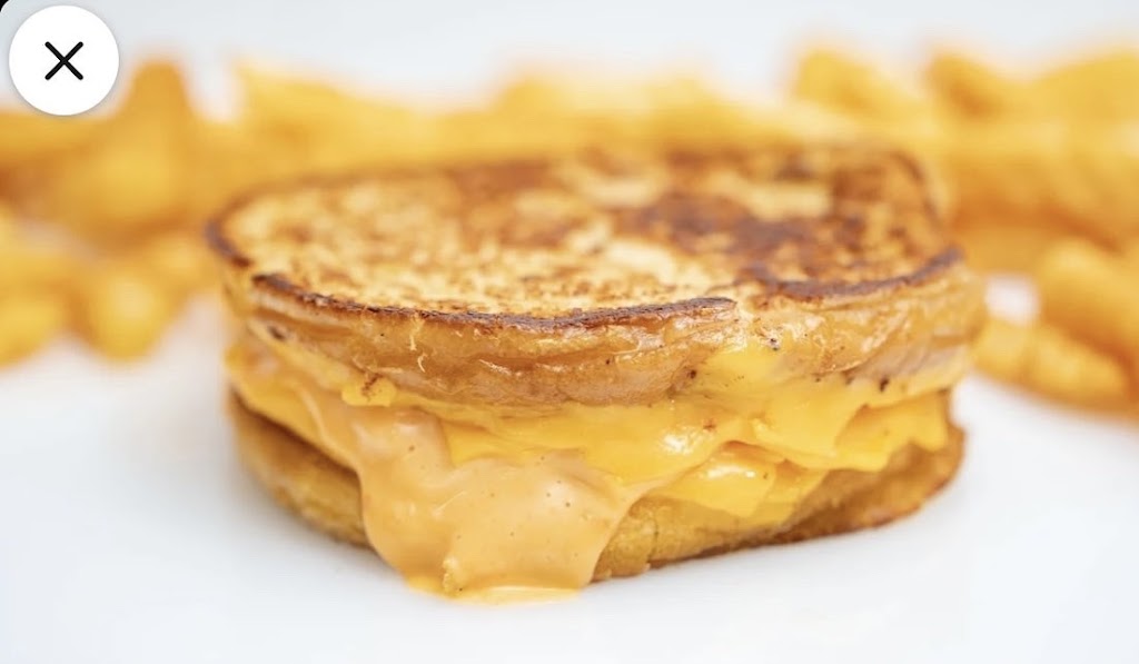 Inside-Out Burgers | restaurant | 1560 S Lewis St, Anaheim, CA 92805, USA | 9514636468 OR +1 951-463-6468