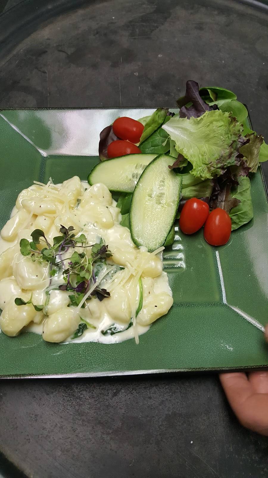 Pasquaney Restaurant & Wild Hare Tavern | restaurant | 1030 Mayhew Turnpike, Bristol, NH 03222, USA | 6037449111 OR +1 603-744-9111