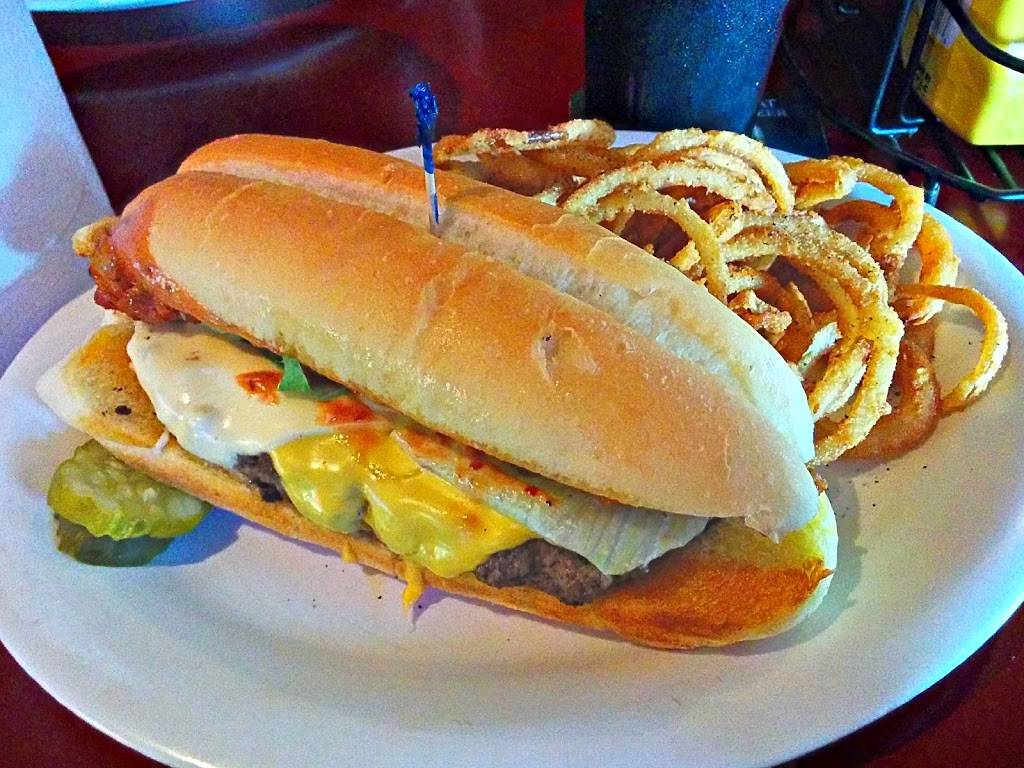 Hotshots Sports Bar & Grill | restaurant | 12154 St Charles Rock Rd, Bridgeton, MO 63044, USA | 3142911606 OR +1 314-291-1606