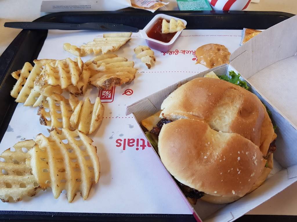 Chick-fil-A | restaurant | 1574 Lafayette Pkwy, LaGrange, GA 30241, USA | 7068458484 OR +1 706-845-8484