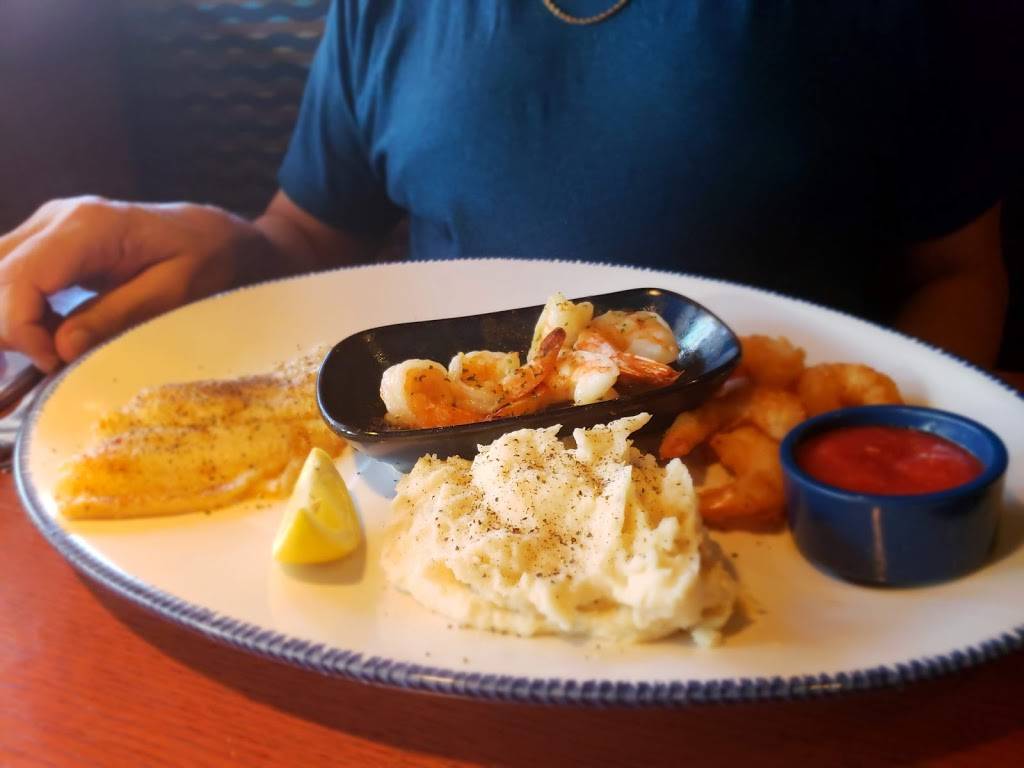 Red Lobster | restaurant | 13709 W Bell Rd, Surprise, AZ 85374, USA | 6235568161 OR +1 623-556-8161
