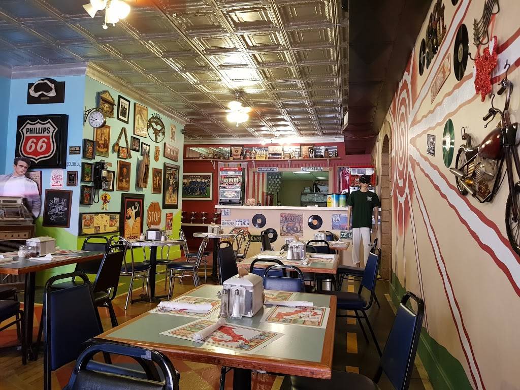 Renos | restaurant | 518 N Side Square, Carlinville, IL 62626, USA | 2178546655 OR +1 217-854-6655