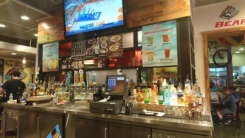 Wahoos Fish Taco | restaurant | Newport Center, 401 Newport Center Dr, Newport Beach, CA 92660, USA | 9497600290 OR +1 949-760-0290