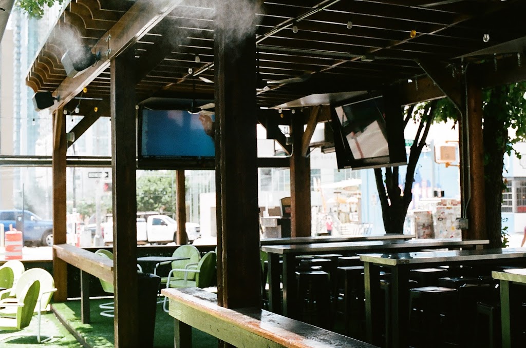 OneTaco Taquería @ Little Woodrows (Food Trailer) | restaurant | Little Woodrows, 520 W 6th St, Austin, TX 78701, USA | 5125397561 OR +1 512-539-7561