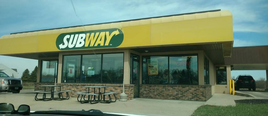Subway | meal takeaway | 1905 E Hwy 7, Montevideo, MN 56265, USA | 3202692233 OR +1 320-269-2233