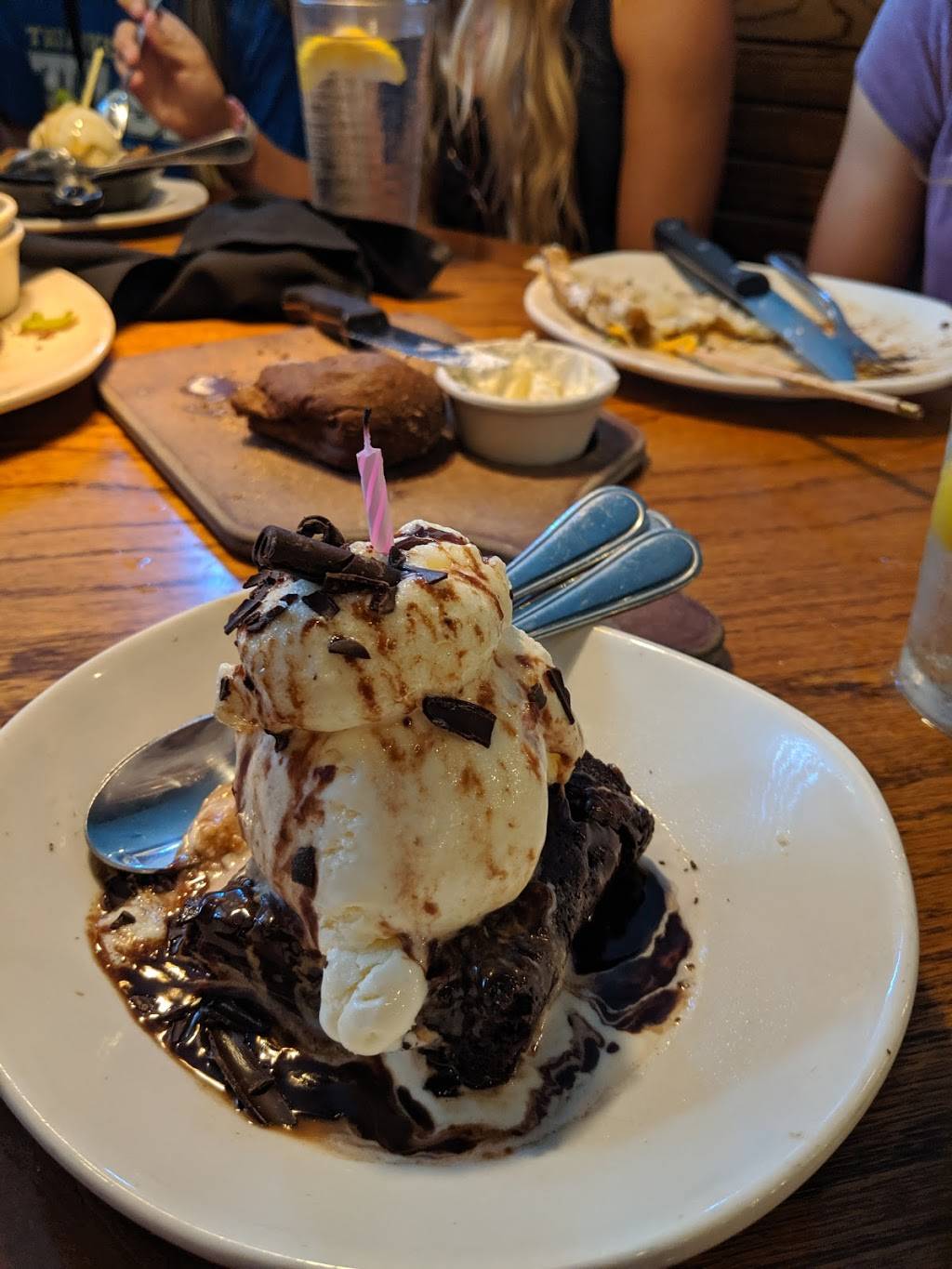 Outback Steakhouse | meal takeaway | 233 Ridge Rd S, Wichita, KS 67209, USA | 3162028300 OR +1 316-202-8300