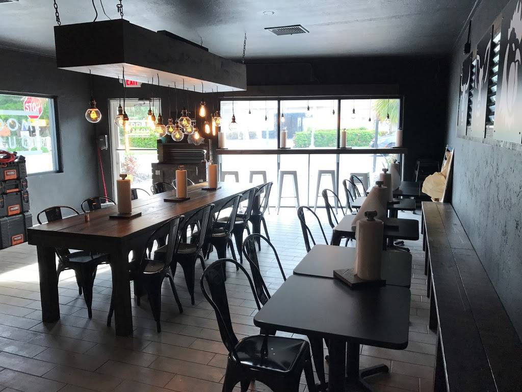 Smoqehouse | restaurant | 1701 Gulf Dr N, Bradenton Beach, FL 34217, USA | 9412425340 OR +1 941-242-5340