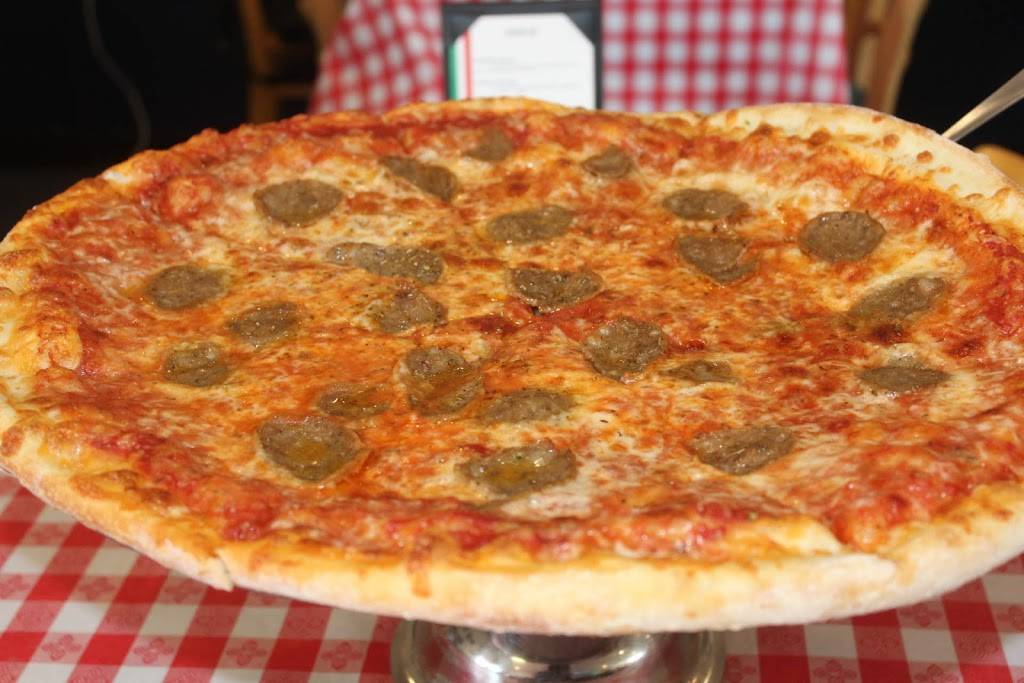 Caputos Pizza Company | restaurant | 800 S Mountain St, Cherryville, NC 28021, USA | 7048024582 OR +1 704-802-4582