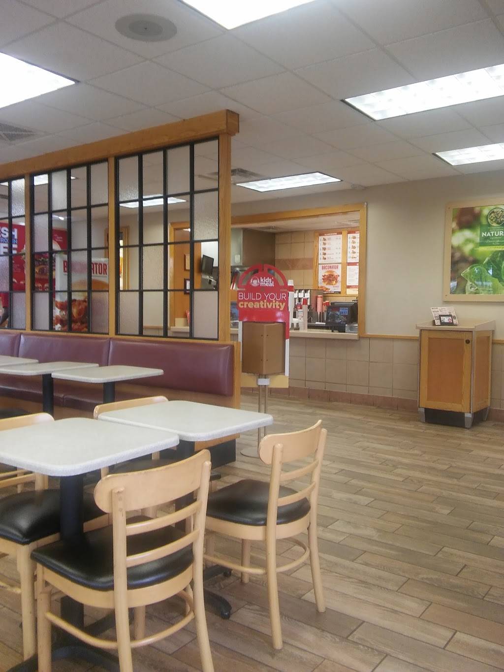 Wendys | restaurant | 10012 Dorchester Rd, Summerville, SC 29485, USA | 8438713685 OR +1 843-871-3685