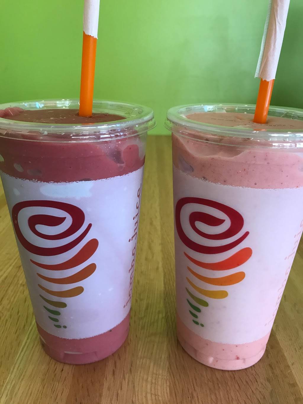 Jamba Juice Simi Valley Town Center | restaurant | 1555 Simi Town Center Way #850, Simi Valley, CA 93065, USA | 8055849880 OR +1 805-584-9880
