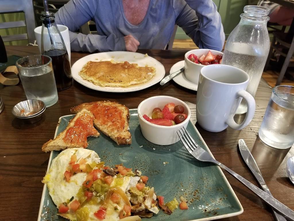 First Watch - Center | restaurant | 2855 S 168th St, Omaha, NE 68130, USA | 4023303444 OR +1 402-330-3444