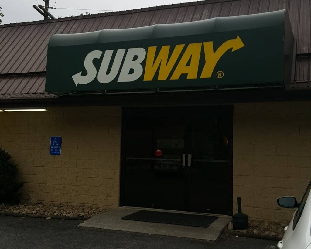Subway | restaurant | 5976 Virginia Ave, Pembroke, VA 24136, USA | 5406267827 OR +1 540-626-7827