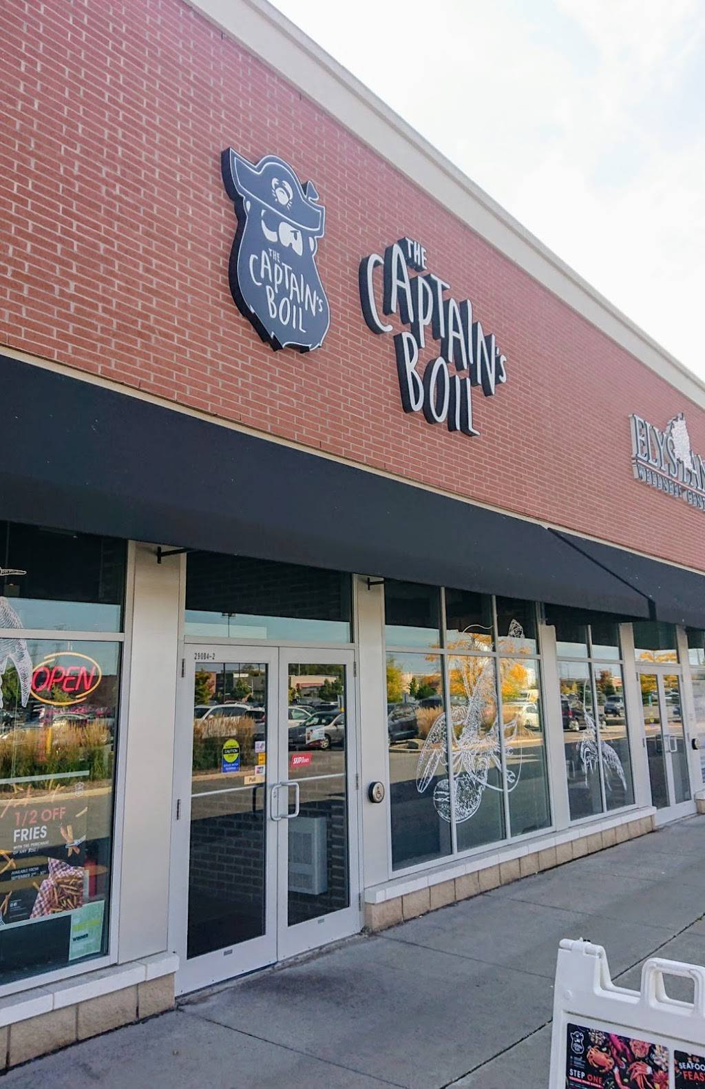 The Captains Boil | restaurant | 290 W Hunt Club Rd #4b, Ottawa, ON K2E 0B7, Canada | 6136808998 OR +1 613-680-8998