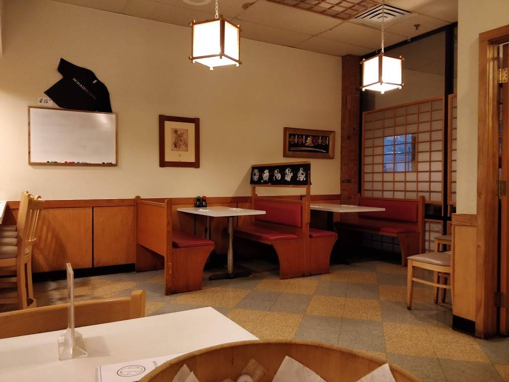 Mikado Sushi Restaurant | restaurant | 3971 28th St SE, Grand Rapids, MI 49512, USA | 6162857666 OR +1 616-285-7666