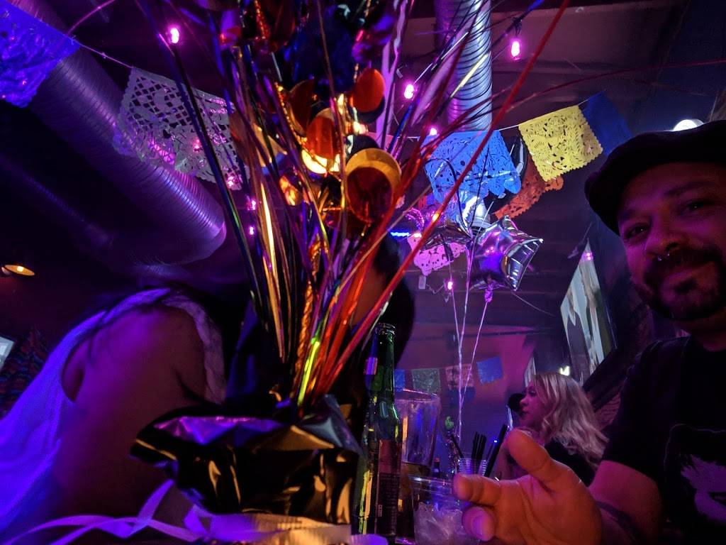 Deweys Corner Pub | restaurant | 812 N Piedras St, El Paso, TX 79903, USA | 9153732208 OR +1 915-373-2208