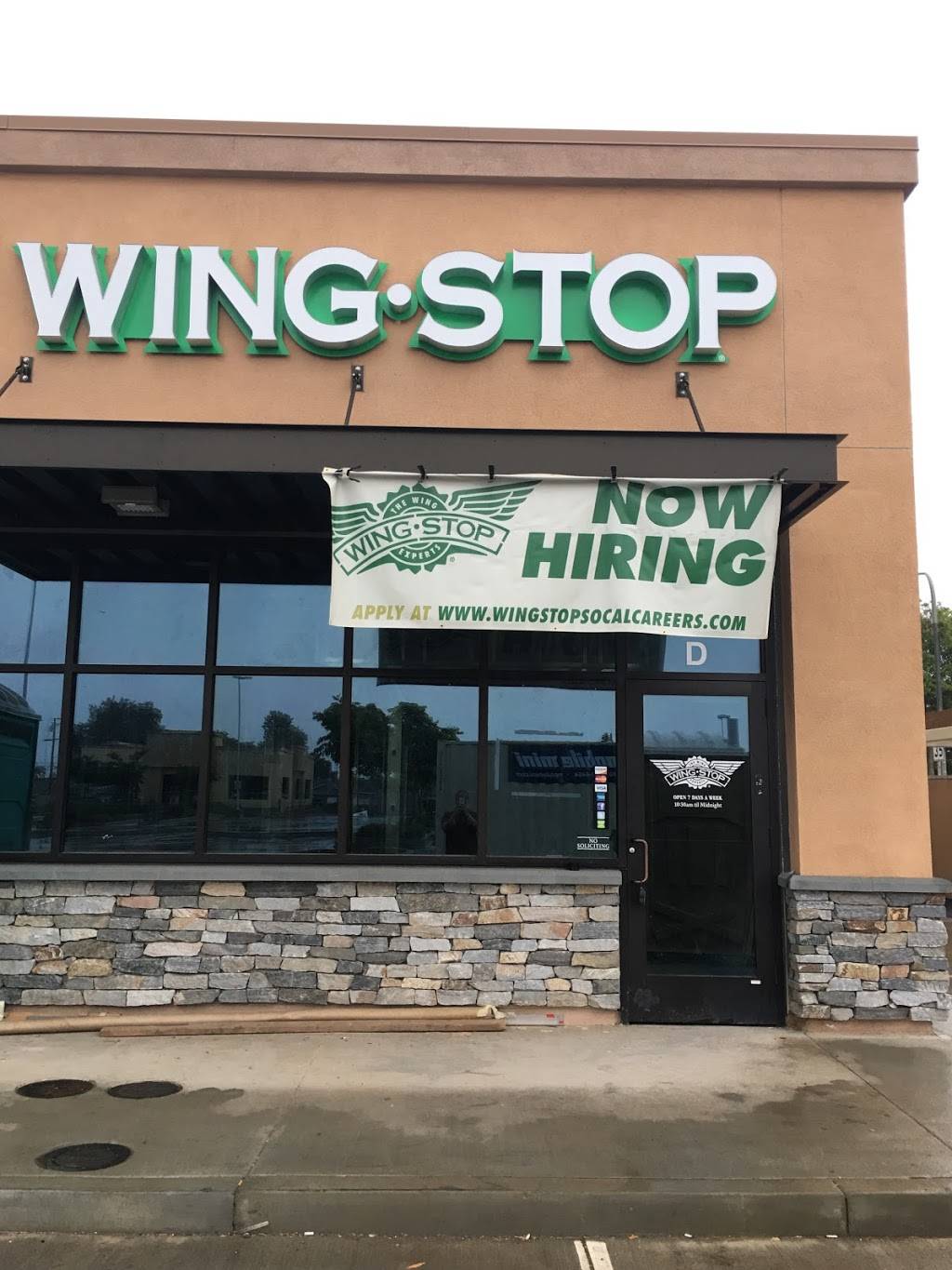Wingstop | restaurant | 1302 17th St, Santa Ana, CA 92705, USA | 6572619464 OR +1 657-261-9464
