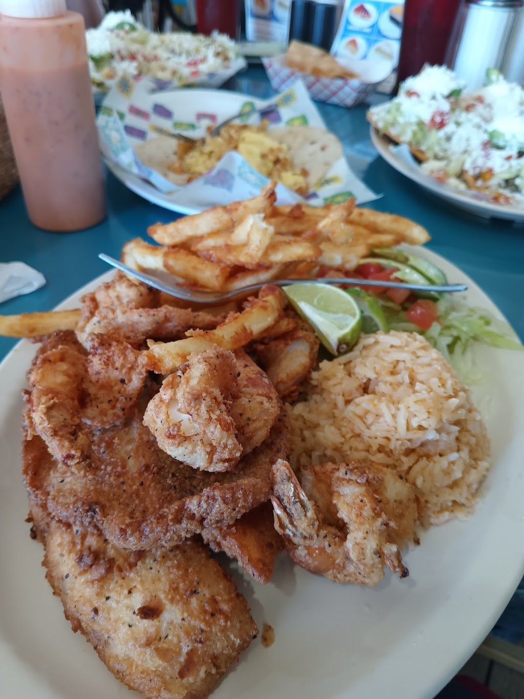 Restaurante Molcas | restaurant | 412 E 3 Mile Rd, Palmhurst, TX 78573, USA | 9565837800 OR +1 956-583-7800