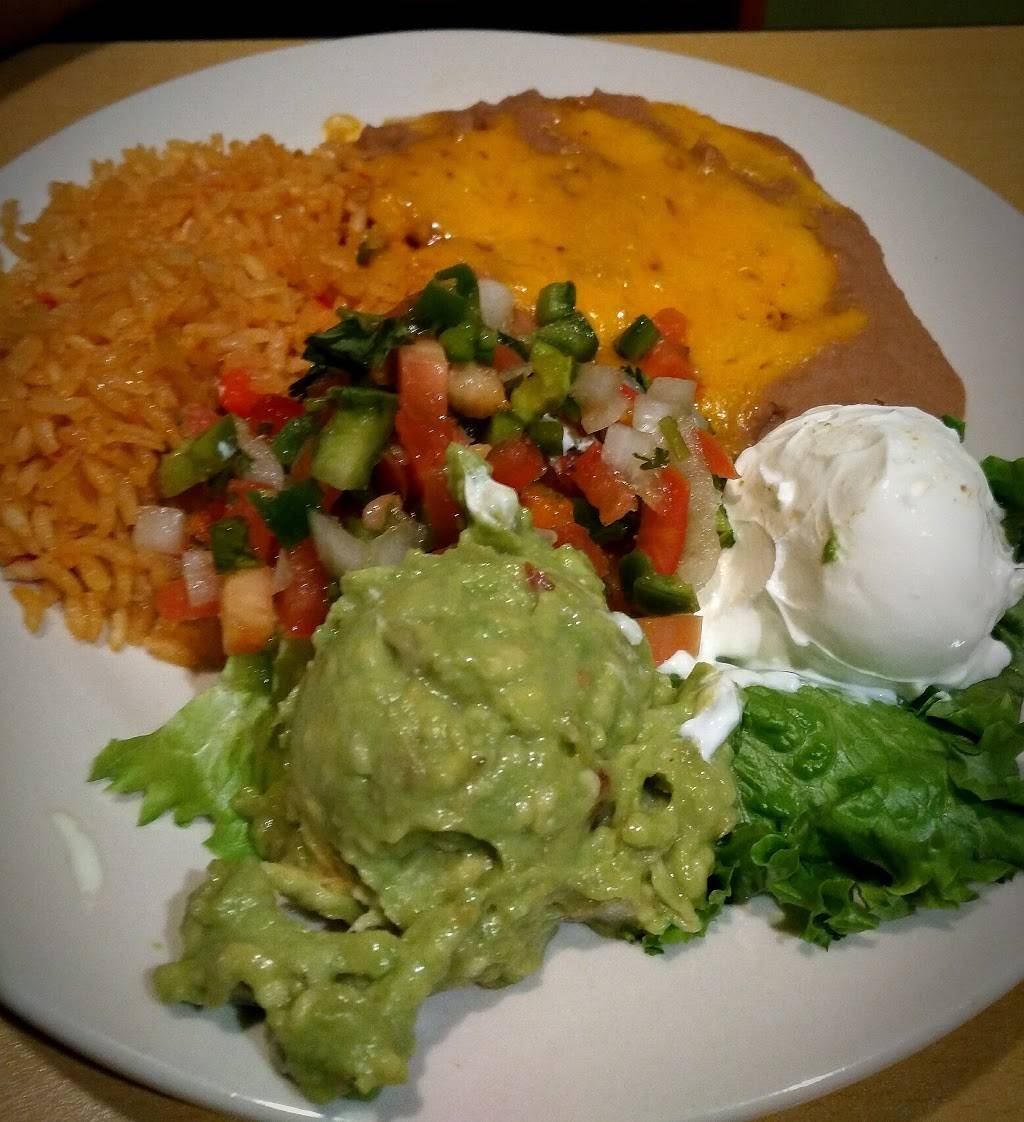 Carlitos Cafe | restaurant | 622 NW 32nd St, Newcastle, OK 73065, USA | 4053873500 OR +1 405-387-3500