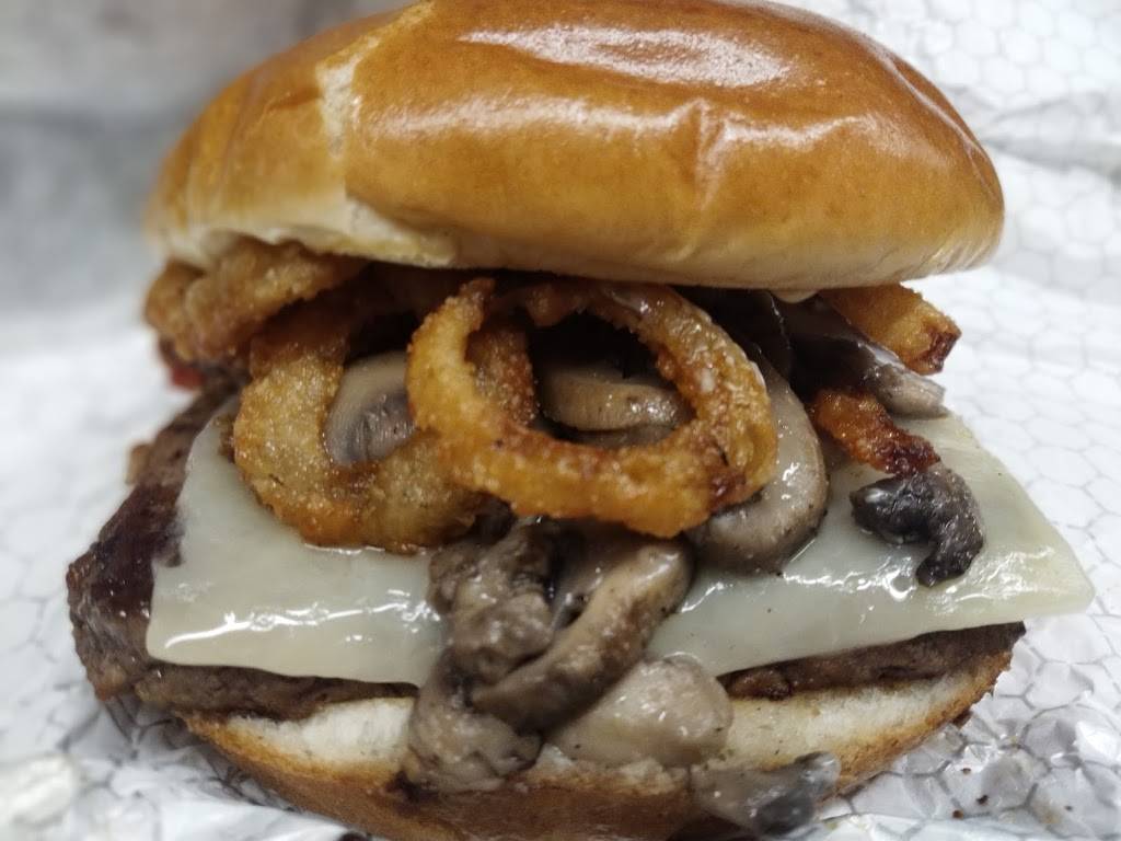 Wendys | restaurant | 1520 Aimco Blvd, Mississauga, ON L4W 1H7, Canada | 9056240453 OR +1 905-624-0453